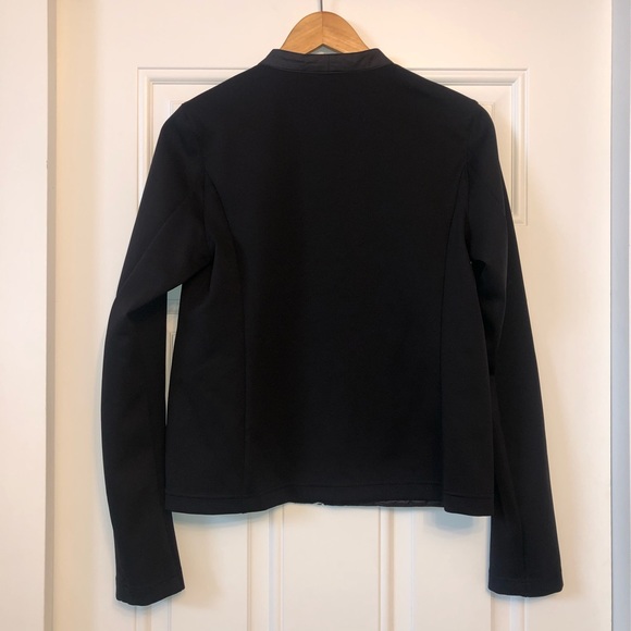 SOLD! Lululemon Long Sleeve Black Quilted Jacket - Picture 5 of 8